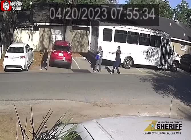 Video :She shoots a coworker after arguing with him!